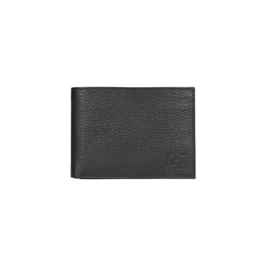 K10304AB | Men's wallet in genuine full-grain leather, dollar grain. Black color. Pocket p/coins. Size when closed: cm 12.5 x 9.3 x 1. Packaging: hard bottom/cover Gift Box                 Portefeuille homme en cuir pleine fleur véritable, grain dollar