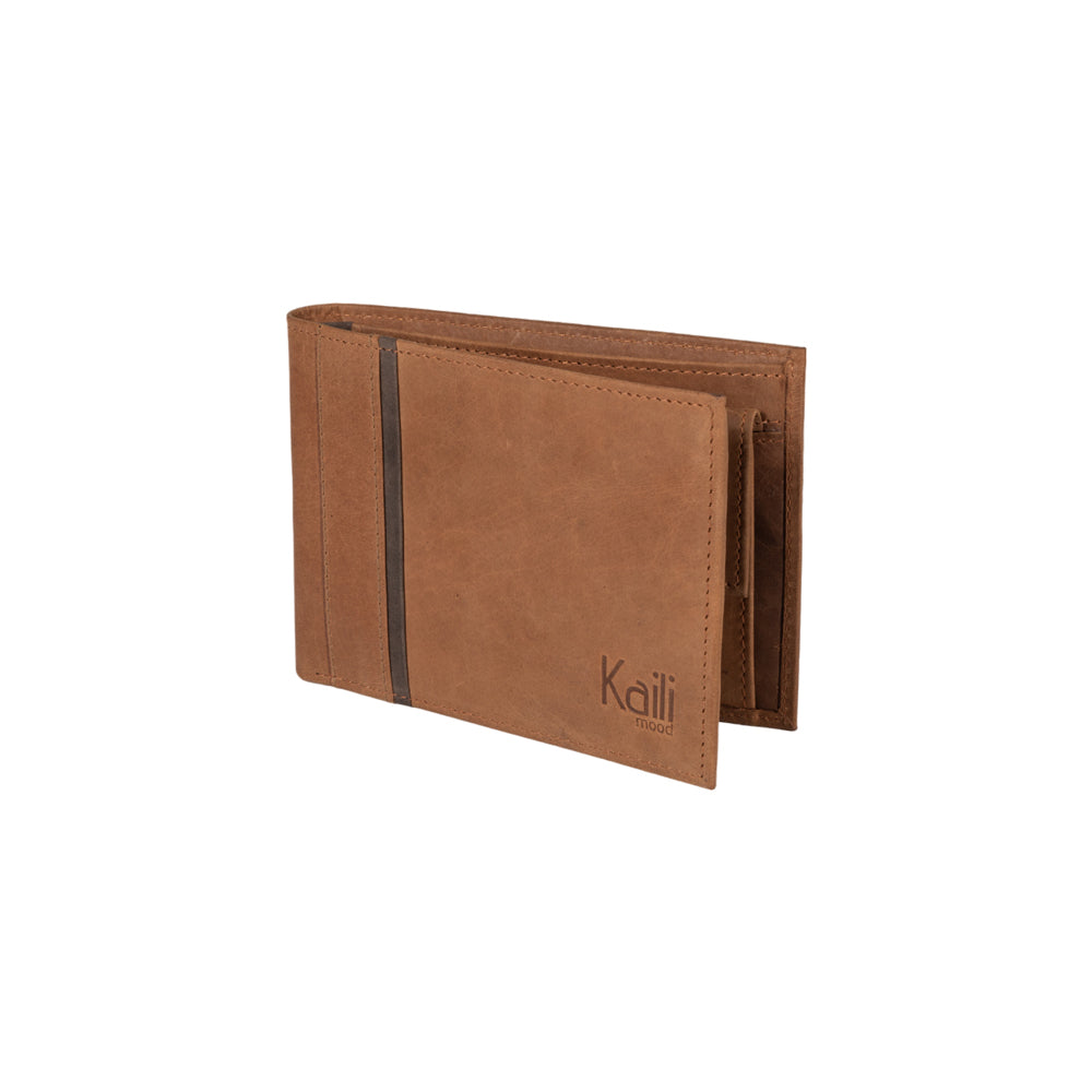 K12203UB | Men's wallet in genuine full-grain leather, Naked. Leather color. RFID protection. Size when closed: 12.5 x 9.5 x 2 cm. Packaging: gift box bottom/cover                        Portefeuille homme en cuir pleine fleur véritable, coloris Naked.
